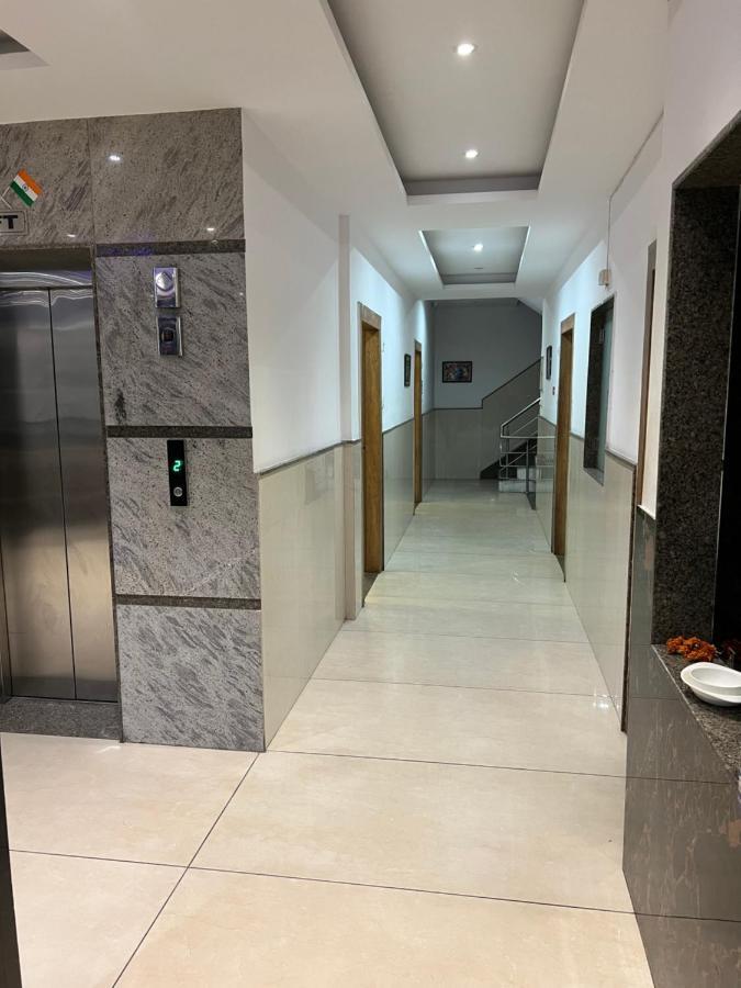 Hotel Ivy Plaza Luxury New Delhi Extérieur photo