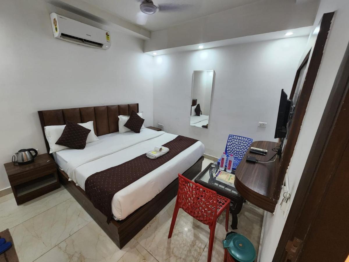 Hotel Ivy Plaza Luxury New Delhi Extérieur photo