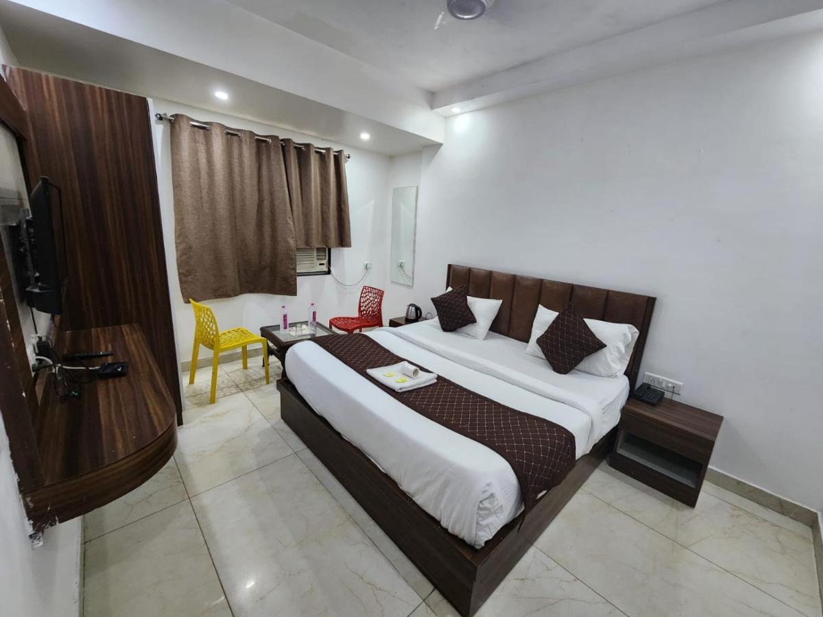 Hotel Ivy Plaza Luxury New Delhi Extérieur photo