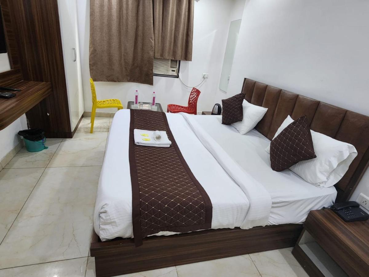 Hotel Ivy Plaza Luxury New Delhi Extérieur photo