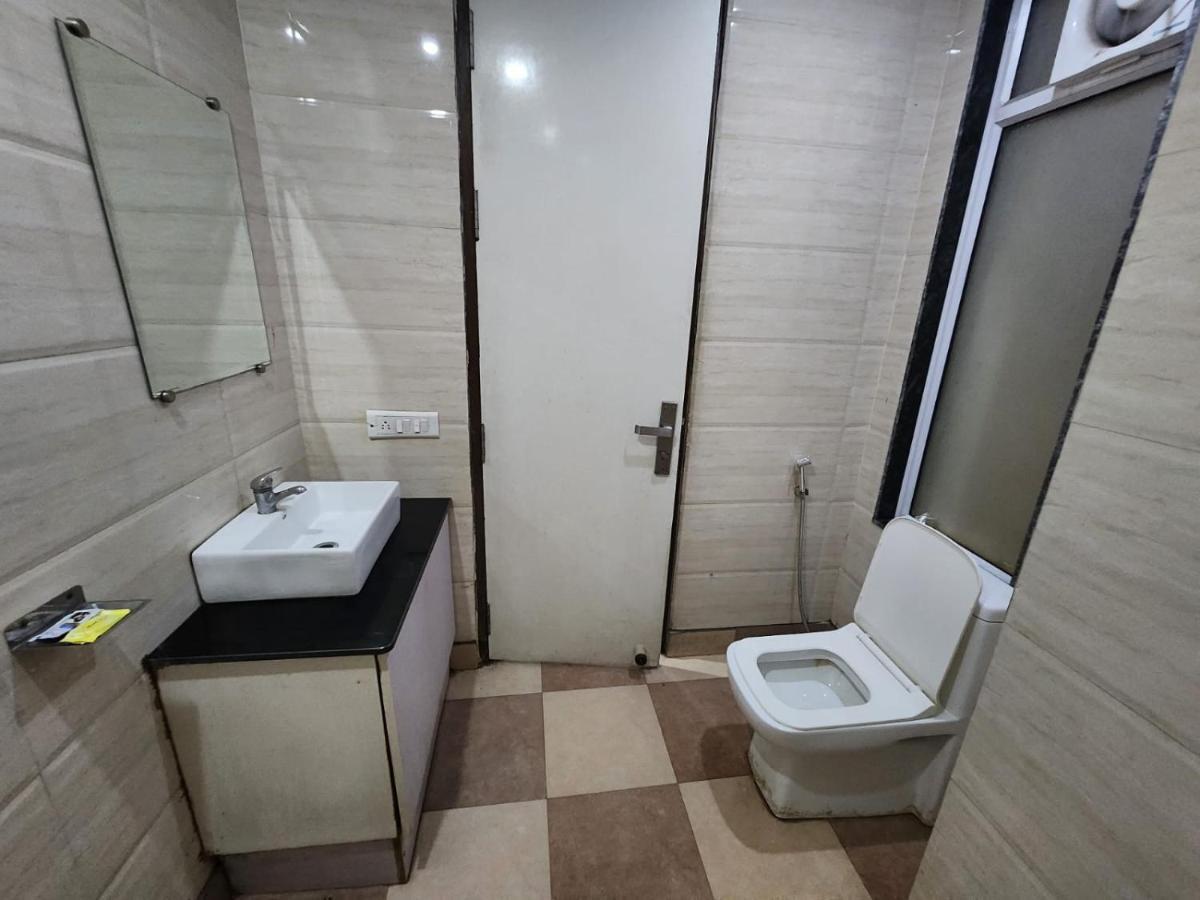 Hotel Ivy Plaza Luxury New Delhi Extérieur photo