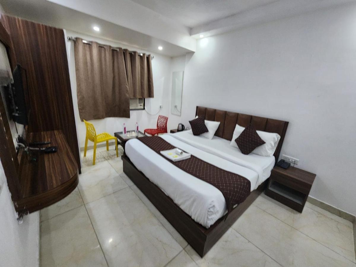 Hotel Ivy Plaza Luxury New Delhi Extérieur photo