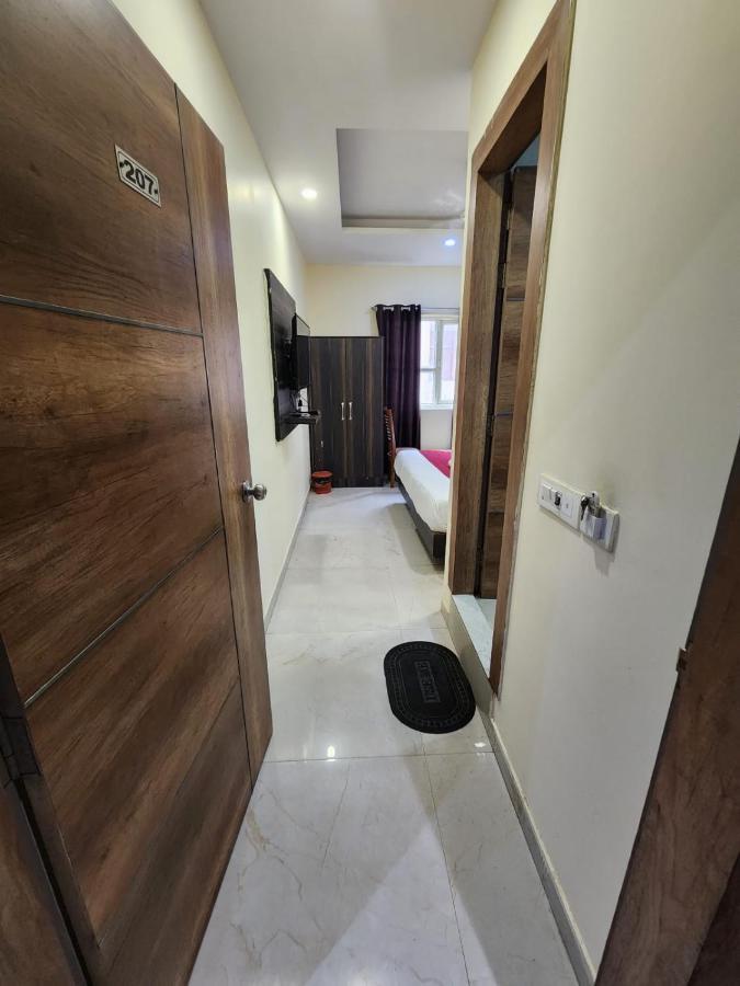 Hotel Ivy Plaza Luxury New Delhi Extérieur photo
