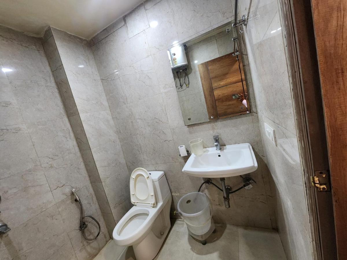 Hotel Ivy Plaza Luxury New Delhi Extérieur photo
