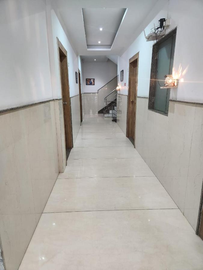Hotel Ivy Plaza Luxury New Delhi Extérieur photo