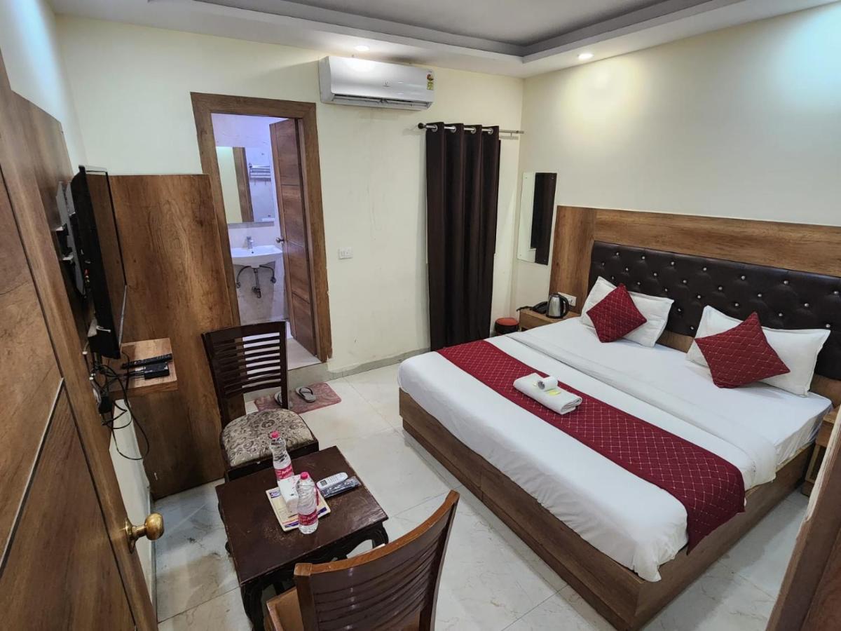 Hotel Ivy Plaza Luxury New Delhi Extérieur photo